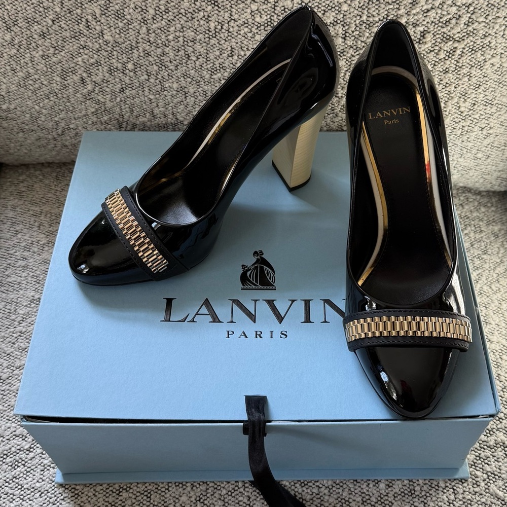 Lanvin Black Patent Leather Women's Heels Beautiful Size 39 equal to 8 1/2